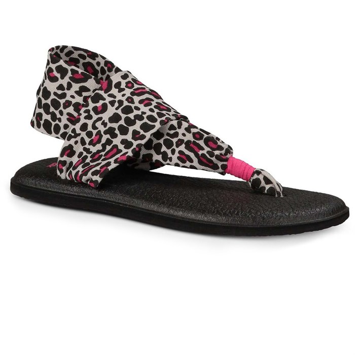 sanuk yoga sandals