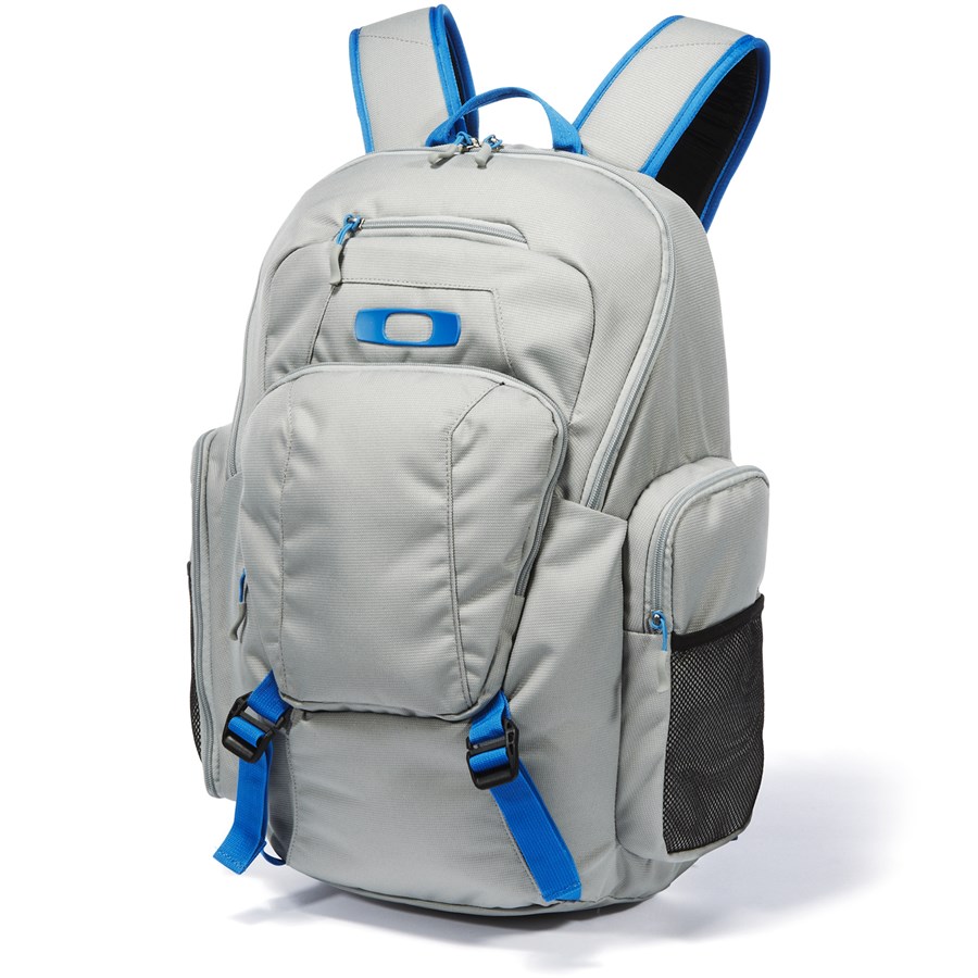 oakley two faced dry pack