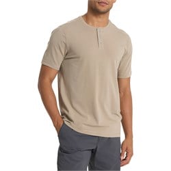 Vuori Short-Sleeve Ever Henley Shirt
