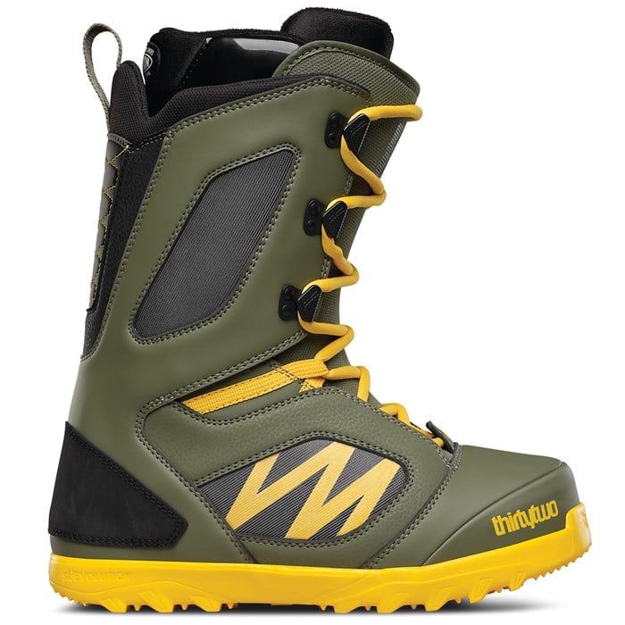 32 snowboard boots