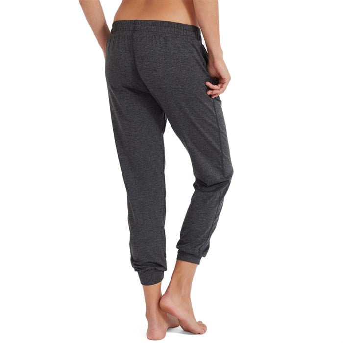 vuori-performance-joggers-