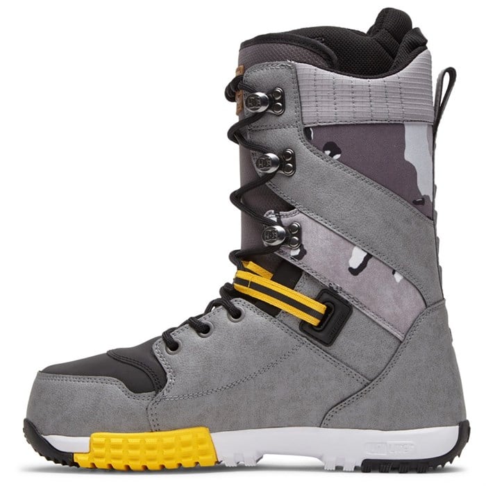 dc mutiny snowboard boots mens