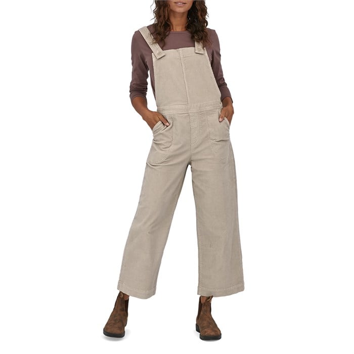 https://images.evo.com/imgp/700/223856/981382/patagonia-stand-up-cropped-corduroy-overalls-women-s-.jpg