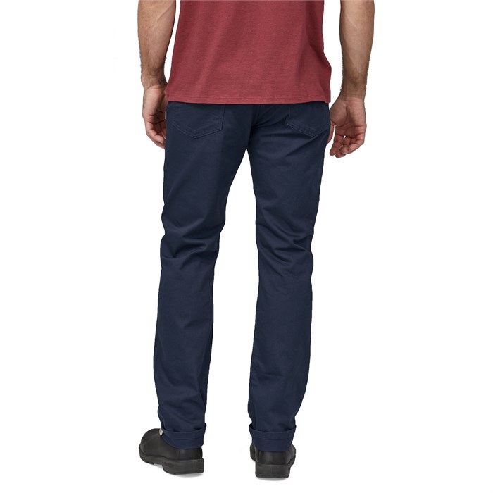 Buy TWILLS Men Black Stanford Straight Fit Jeans - Jeans for Men 555305 |  Myntra