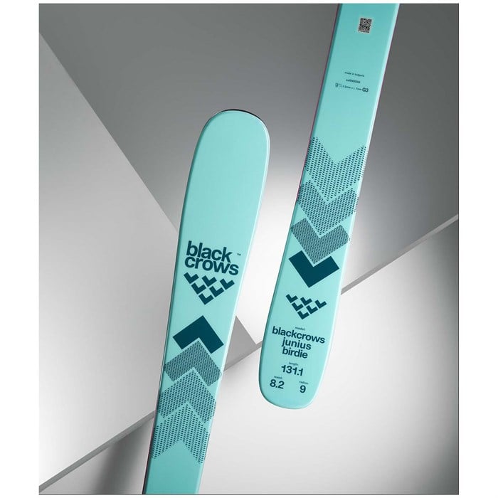 black-crows-junius-birdie-skis