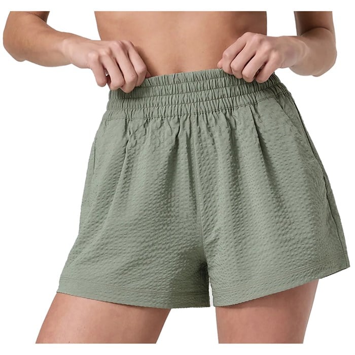 Vuori - Villa Textured Shorts - Women's