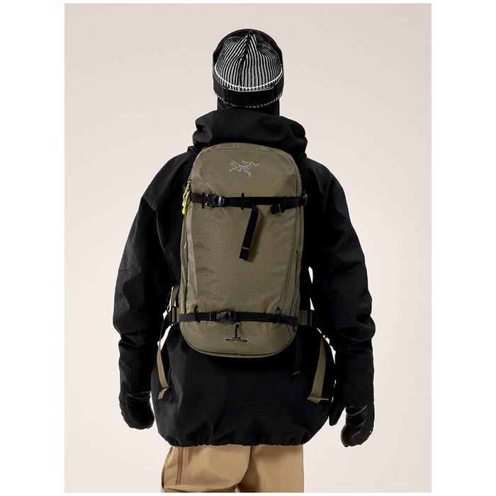 arc-teryx-quintic-28l-backpack