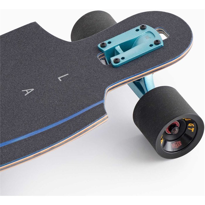 ランドヤッツ　Landyachtz Drop Cat 33インチ Drop Cat 33 - Python • Landyachtz