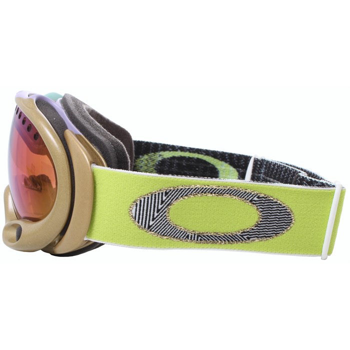 Oakley Gretchen Bleiler Signature Series A Frame Goggles | evo display picture 1