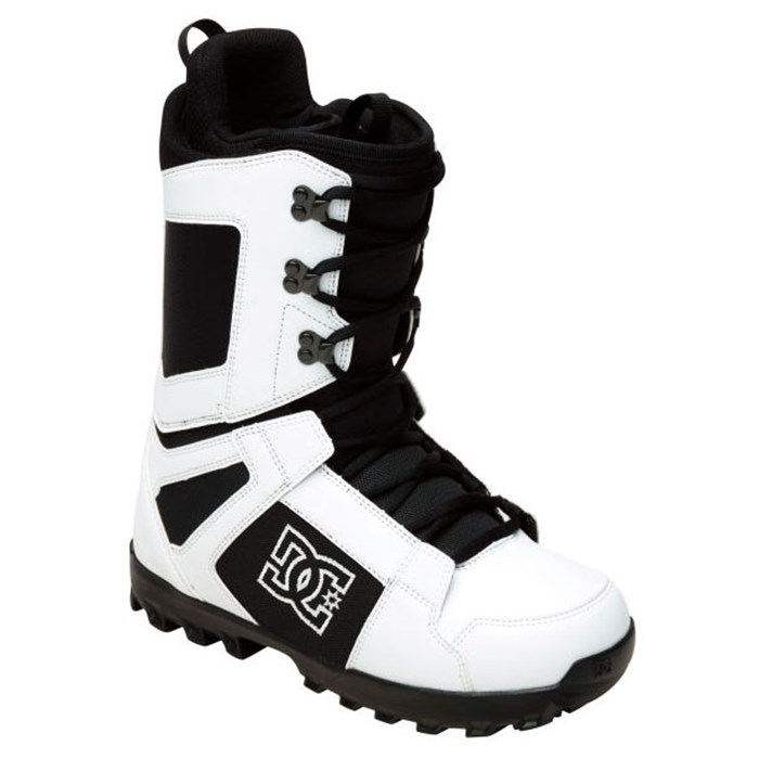 dc white snowboarding boots