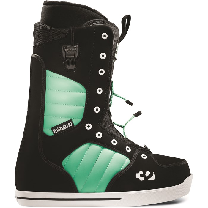 32 86 ft snowboard boots