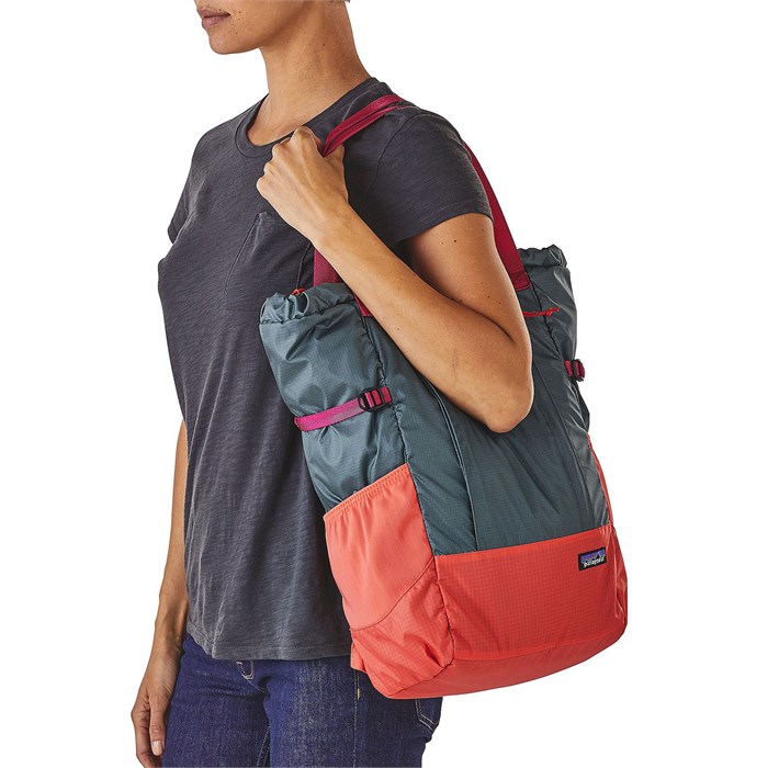 Patagonia Lightweight Travel Tote Pack | evo Canada