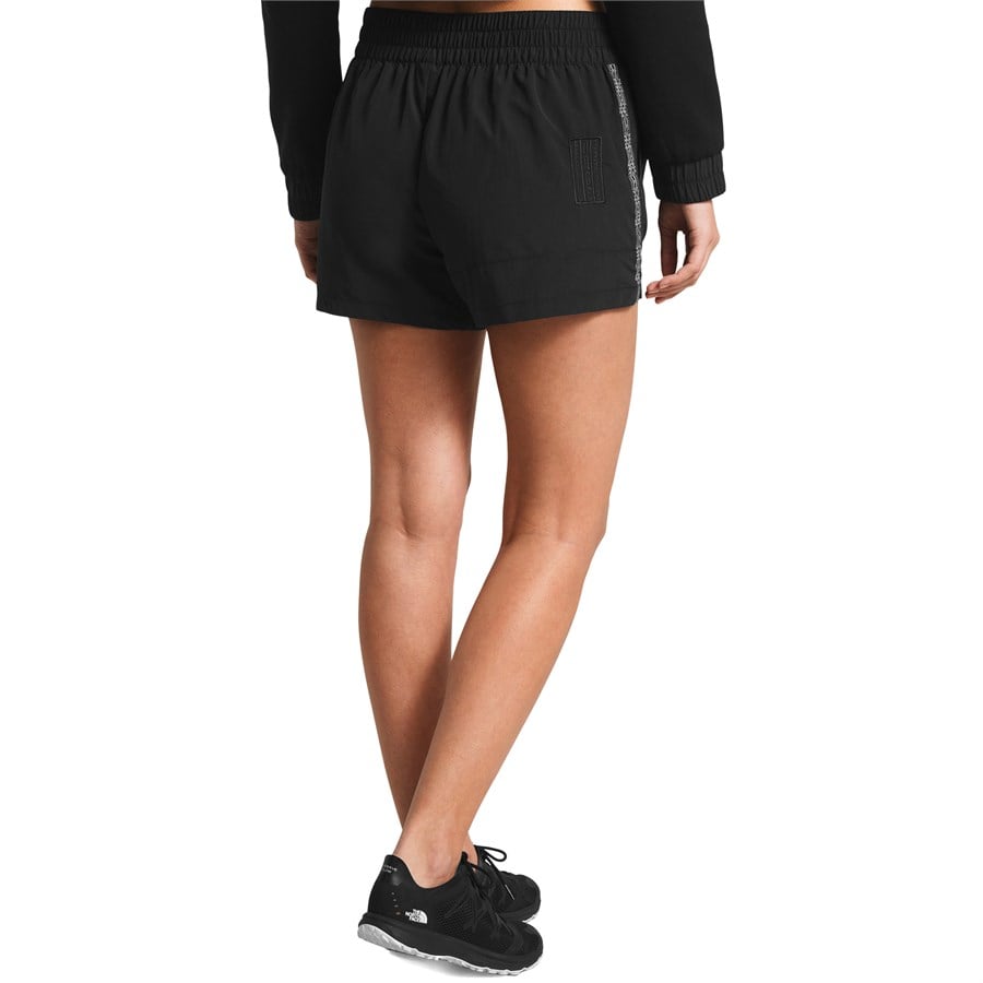 the north face 92 rage lounger short