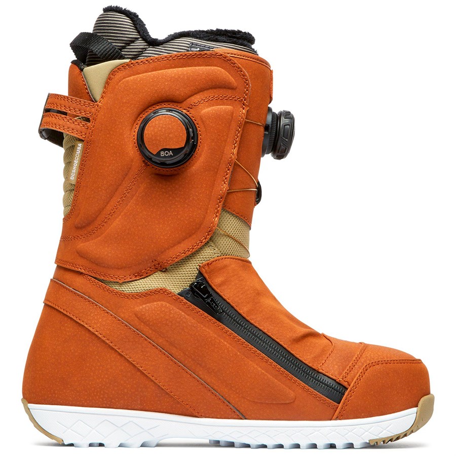 dc mora snowboard boots