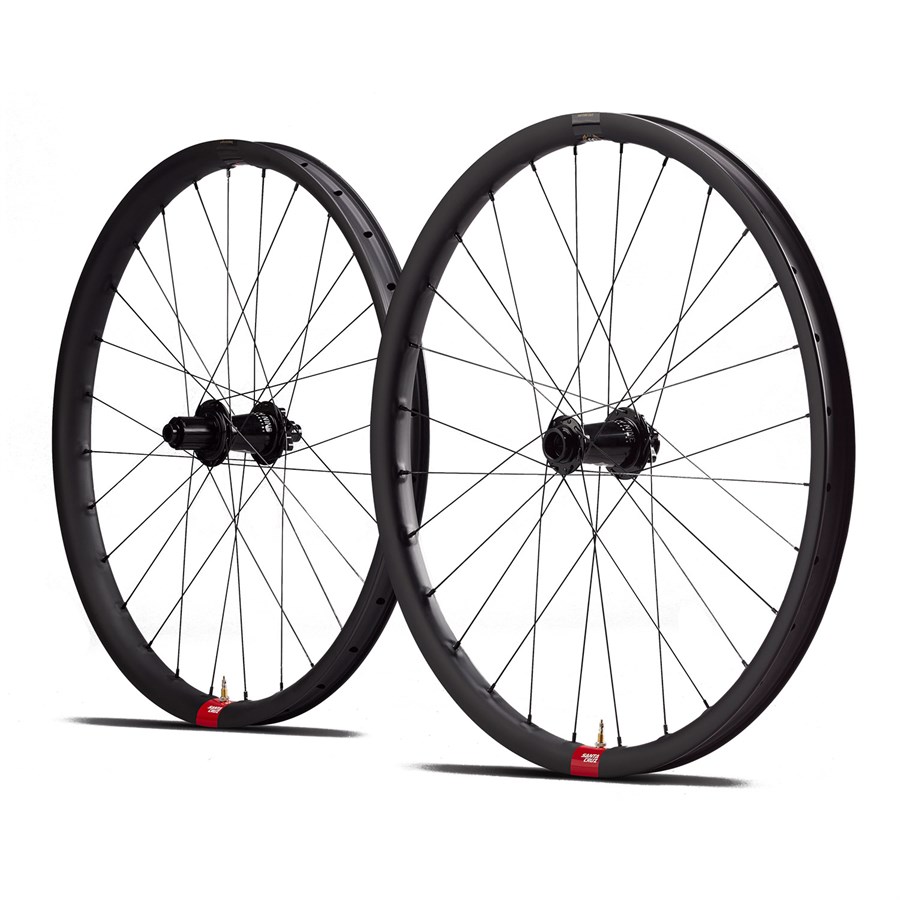 SANTA CRUZ RESERVE 30 27.5インチ リム 2本セット SANTA CRUZ RESERVE 30 CARBON FRONT WHEEL, 27.5”, 15X110MM, 6