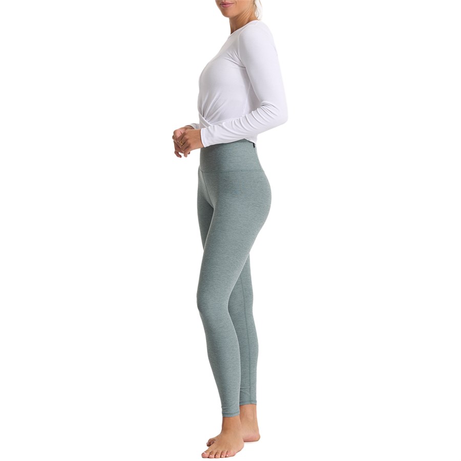 https://images.evo.com/imgp/enlarge/206431/995013/vuori-clean-elevation-leggings-women-s-.jpg