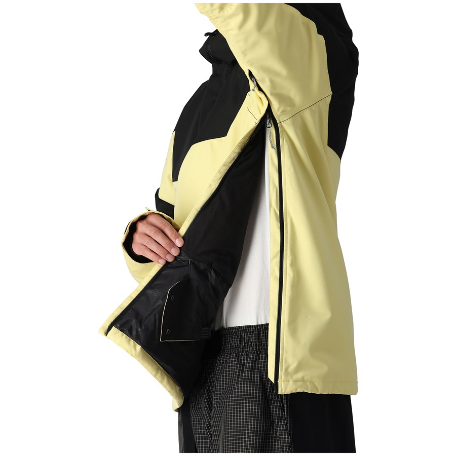 半額以下！新品 686 Renewal Anorak Mサイズ 686 Men's Renewal Insulated Anorak – 686.com