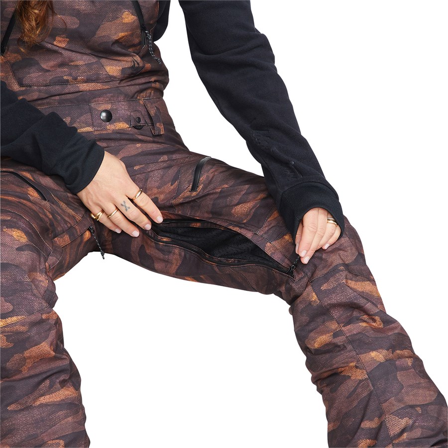 Volcom Elm Stretch GORE-TEX Bib Overalls - Women's | evo Volcom Elm Stretch GORE-TEX Bib Overalls - Women's | evo