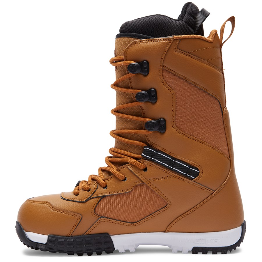 DC Mutiny Snowboard Boots 2023