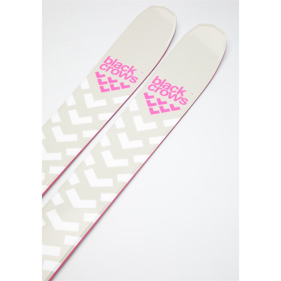 black-crows-anima-birdie-skis-