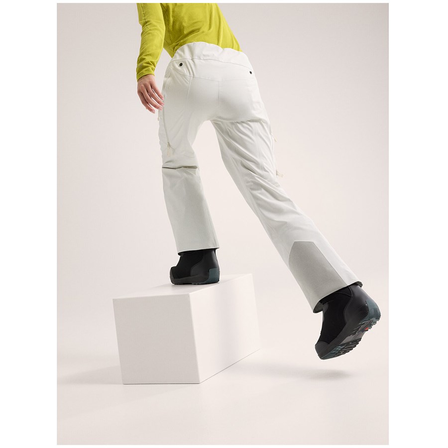 ARC'TERYX センチネルパンツ　ウィメンズ　6S 23-24 Sentinel Bib Pant Women's | Arc'teryx United States