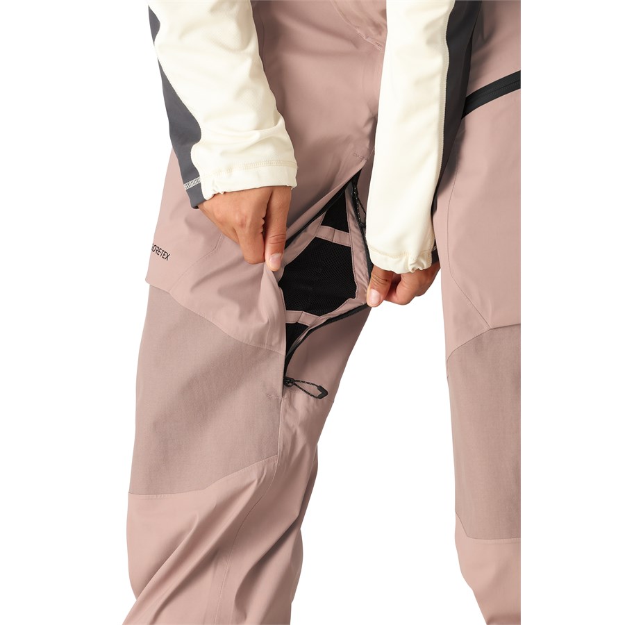 新品未使用 686 Stretch Gore-Tex Dispatch Bib 686 GORE-TEX Stretch Dispatch Bibs - Women's | evo