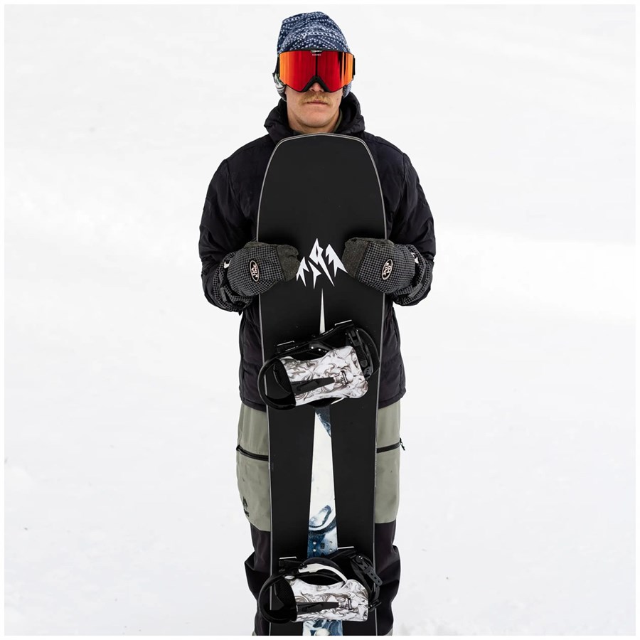 jones-mind-expander-snowboard-.jpg