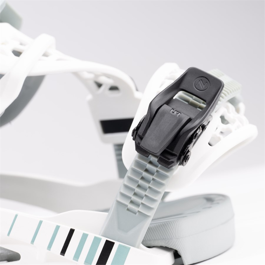 Flow Fuse Hybrid Snowboard Bindings | evo Canada