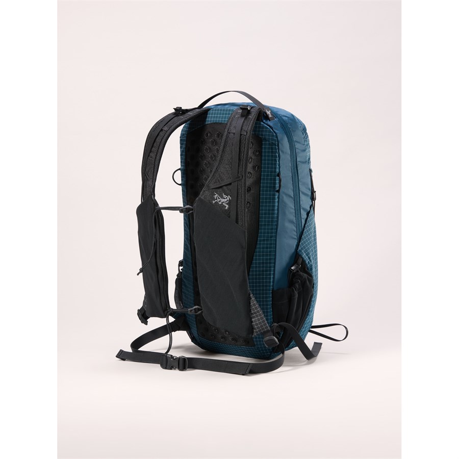 Arc'teryx Aerios 18 Backpack 青 エアリオス 18 Aerios 18 Backpack | Arc'teryx United States
