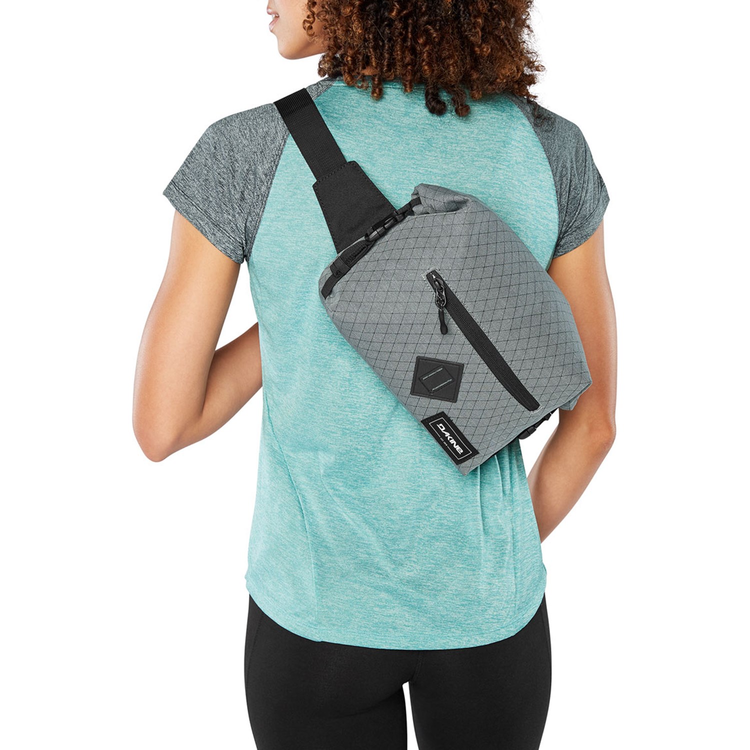 dakine sling pack