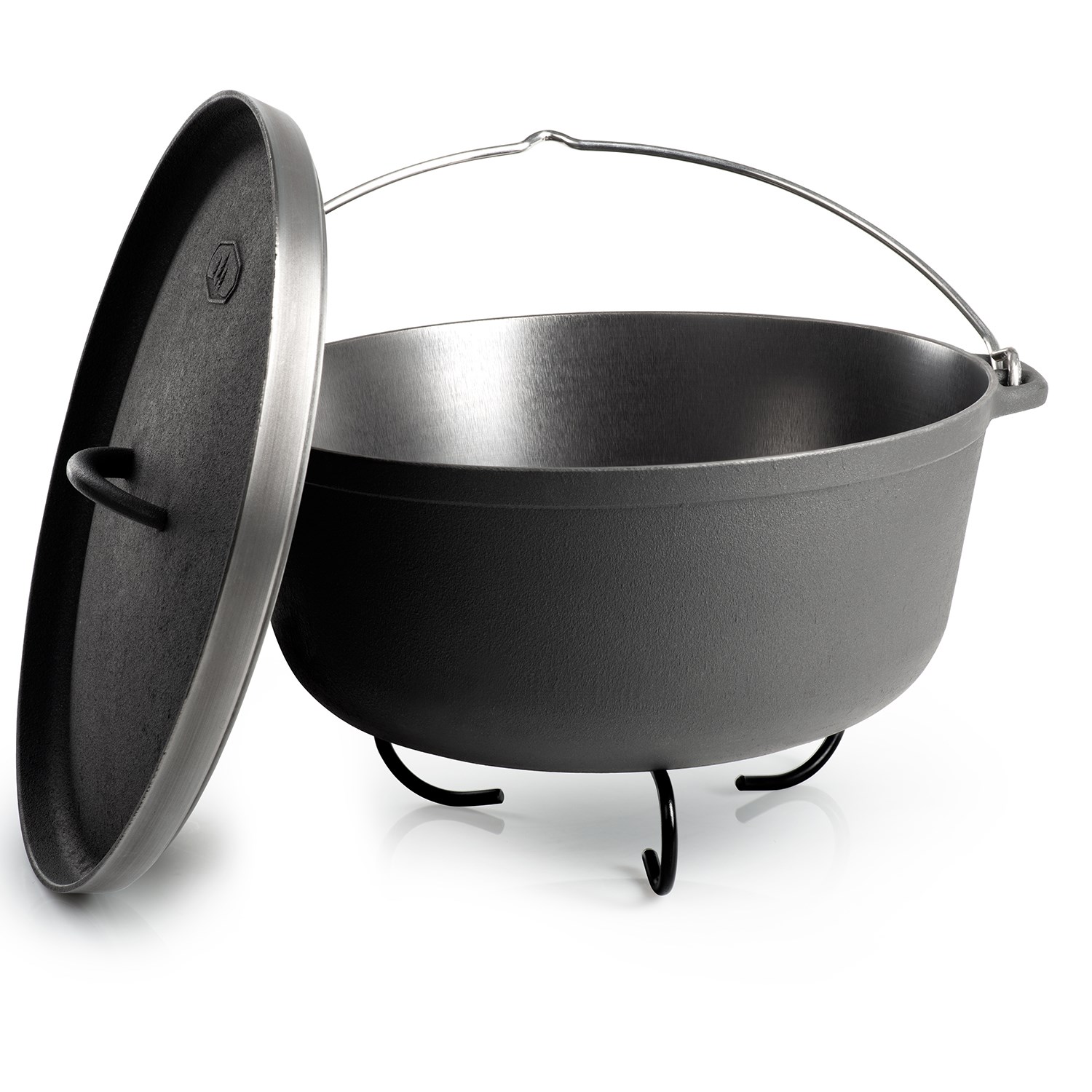 https://images.evo.com/imgp/zoom/188954/798366/gsi-outdoors-guidecast-dutch-oven-7-qt-.jpg