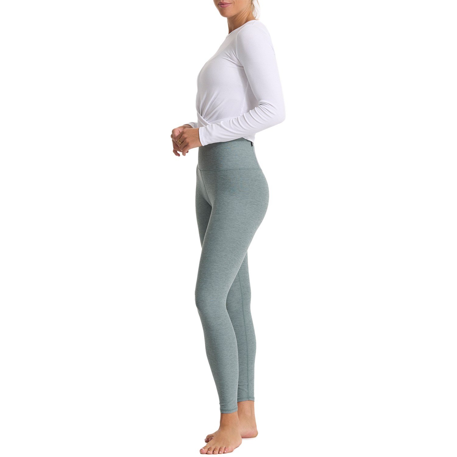 https://images.evo.com/imgp/zoom/206431/995013/vuori-clean-elevation-leggings-women-s-.jpg