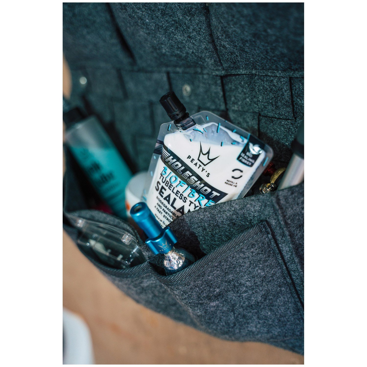 Peaty's Holeshot BioFibre Tubeless Tire Sealant 120ml, image size:1500x1500